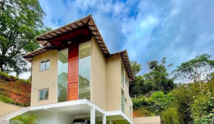 Casa com 3 dormitórios à venda, 226 m² por R$ 1.250.000,00 - Bom Retiro - Teresópolis/RJ