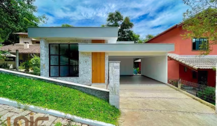 Casa com 3 dormitórios à venda, 200 m² por R$ 1.200.000,00 - Albuquerque - Teresópolis/RJ