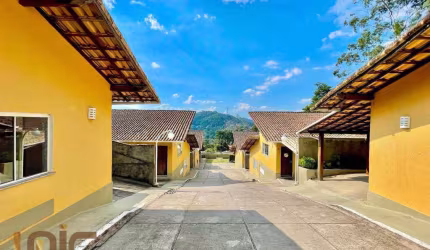 Casa com 2 dormitórios à venda, 52 m² por R$ 360.000,00 - Araras - Teresópolis/RJ