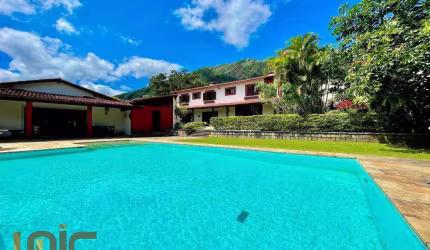 Casa com 5 dormitórios à venda, 576 m² por R$ 2.500.000,00 - Araras - Teresópolis/RJ