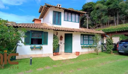 Casa com 3 dormitórios à venda, 135 m² por R$ 840.000,00 - Albuquerque - Teresópolis/RJ