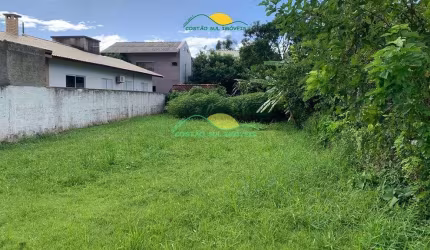 Lindo terreno de posse com 367,50 m², plano, perto da Lagoa do Peri e da Praia do Morro das Pedras