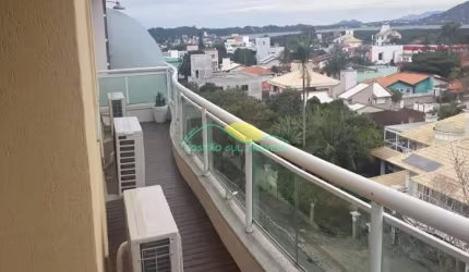 Apartamento de Cobertura, financiável, com 3 quartos (1 suíte) ,piscina e linda vista para Lagoa da