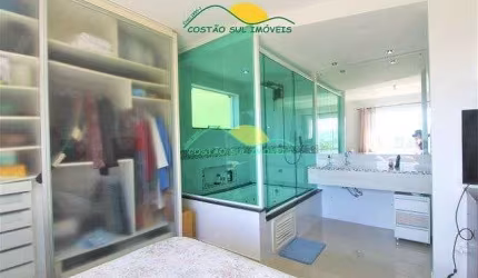 Casa com 10 quartos, escriturada, com possibilidade para Pousada no Córrego Grande - Florianópolis/