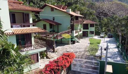 Linda pousada localizada em meio a Mata Atlântica e a 130 metros da Praia da Solidão - Pântano do S