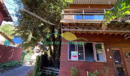 Casa Geminada com quintal compartilhado no Morro das Pedras - R$2.200,00 + Encargos