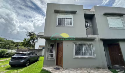Casa moderna, privativa e com locação ativa: a oportunidade que o Campeche reserva para você em Flo