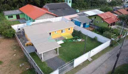 Casa de alvenaria térrea com 3 quartos, sendo um suíte, na Caiacanga do Ribeirão - Ribeirão da Ilha