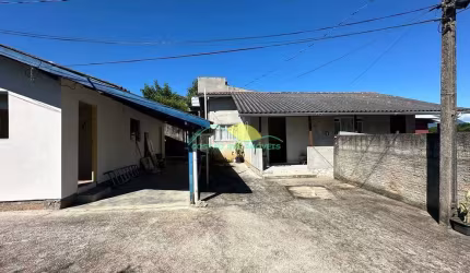 2 Casas em Terreno de 430M² -Tapera da Base em  Florianópolis Santa Catarina