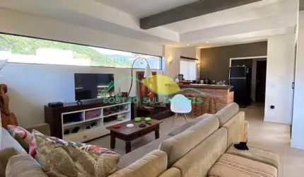 Casa de Alto Padrão com Vista para o Morro do Lampião no Campeche em Florianópolis, Santa Catarina