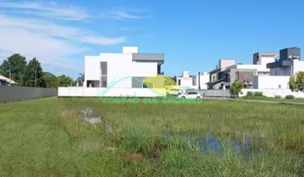 Terreno plano de 396,90m², plano, com ESCRITURA PÚBLICA, no Condomínio Caminho do Engenho I - Campe