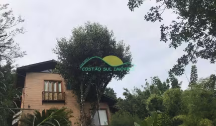Casa Charmosa à Venda no Rio Tavares – Praia, Natureza e Praticidade!   Rio Tavares, Florianópolis,