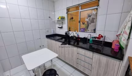 Casa com 3 dormitórios à venda por R$ 550.000 - Vila Nivi -  Rua Tanque Velho
