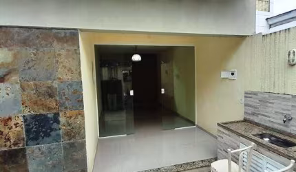 Ótima Casa Linear 4 Qts (1Suíte ) Quintal e Piscina no Condominio Alvorada