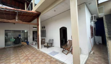 Casa com 2 Dorm, 2 VAGAS. 130 m² de area util. Bairro; Boqueirão.