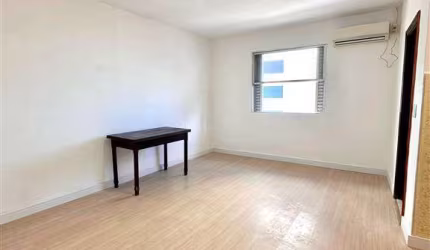 KITNET, 50 METROS DA PRAIA, 25 m² de área útil, Bairro: BOQUEIRÃO.