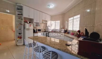 Linda Casa à venda na cidade de Itatiba/SP - Aida Haddad Jafet