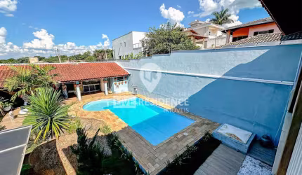 Casa residencia com piscina na cidade de Itatiba/SP