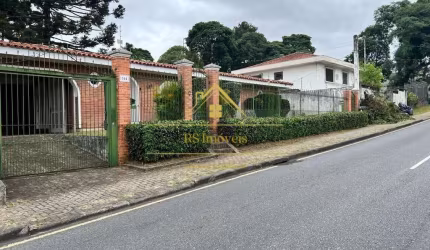 Casa/Terreno com 3 quarto no Mercês
