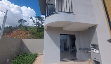 casa geminada  a venda  com 1 suites proximo ao centro