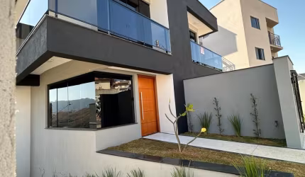LINDA CASA DE ALTO PADRÃO