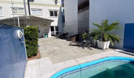 Maravilhoso triplex com piscina