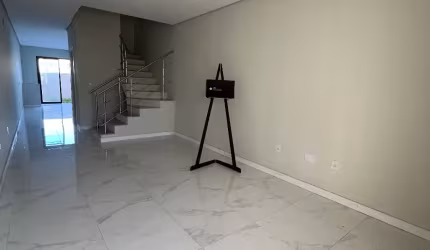 Excelente sobrado com duas suítes nunca habitado