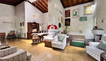 Casa para Venda em Cotia, Granja Viana, 4 dormitórios, 1 suíte, 3 banheiros, 5 vagas