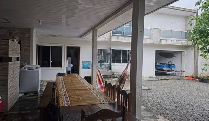Excelente casa à venda em Matinhos