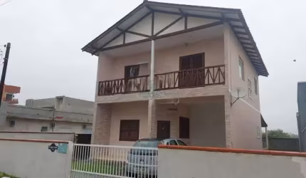 Ótimo Imóvel a 50 Mts do Mar, Bem Localizado