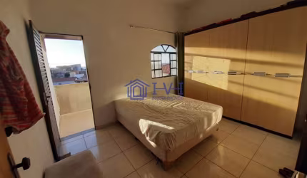 Casa com 4 quartos à venda na Gávea, Vespasiano  por R$ 250.000