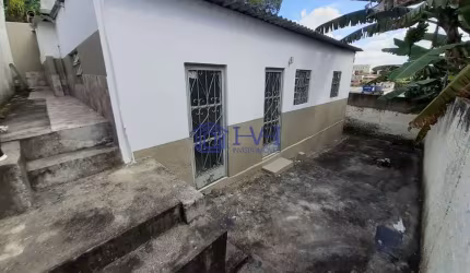 Casa com 3 quartos para alugar no Jardim dos Comerciários (Venda Nova), Belo Horizonte  por R$ 900