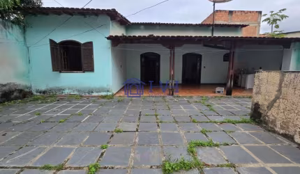 Casa com 2 quartos para alugar no Maria Helena (Justinópolis), Ribeirão das Neves  por R$ 900