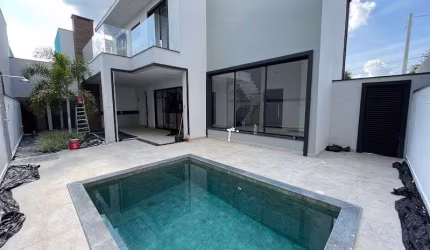 Sobrado em Indaiatuba, Condomínio Vila Ytu com 3 quartos sendo 1 suíte - 197 m²