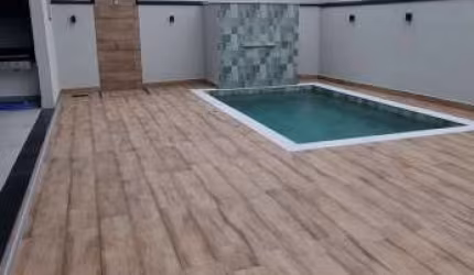 Sobrado em Indaiatuba, Condomínio Jardins di Roma com 3 suítes - 260 m²