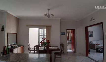 Casa à Venda, Jardim Regina, 3 quartos, 1 suíte, 183 m²