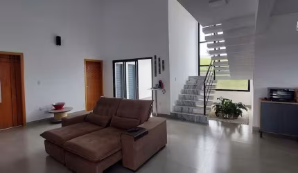 Sobrado à venda em Indaiatuba, 3 suítes, 347 m²