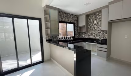 Casa em Indaiatuba, Condomínio Vista Verde com 3 quartos, 1suíte - 105 m2