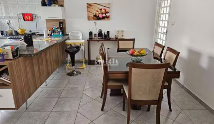Casa Térrea, Jardim Jequitibá - 3 dormitórios com 1 suíte, 188 m²