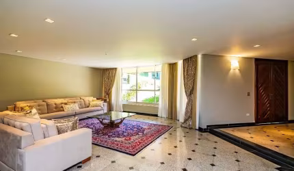 Casa com 4 dormitórios para alugar, 716 m² por R$ 18.500/mês - São Lourenço - Curitiba/PR
