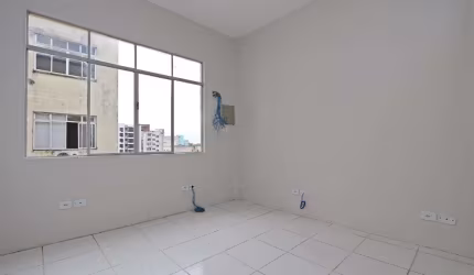 Sala à venda, 48 m² por R$ 189.000,00 - Centro - Curitiba/PR