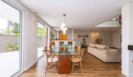 Casa com 3 suítes à venda, 300 m² por R$ 3.300.000 - Santa Felicidade - Curitiba/PR