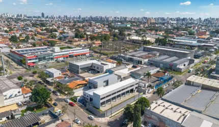 Barracão novo com 448m² e 712,50m² de terreno.