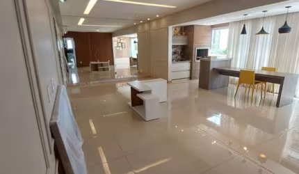 2/4  com suíte - Greenville | PLATNO