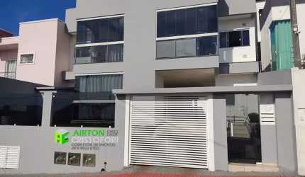 Apartamento com suíte e duas vagas, bairro São Lucas