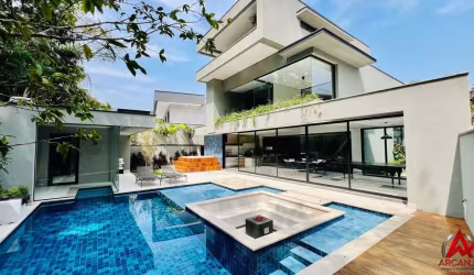 Casa Alto Padrão 6 Suítes e Elevador