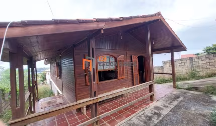 CASA DE 03 QUARTOS COM VISTA PARA LAGOA CENTRAL - LAGOA SANTA