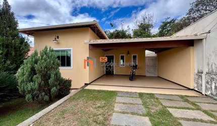 CASA A POUCOS METROS DA LAGOA OLHOS D´ÁGUA NO BAIRRO JARDIM IPÊ