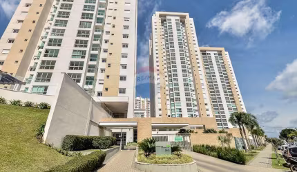 Apartamento mobiliado para alugar com 3 quartos, sendo 1 suíte e 2 vagas no condomínio Reserva Ecoville, em Curitiba/PR, por R$ 6.700,00