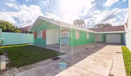 Casa térrea com 220m², 4 quartos sendo 1 suíte e 6 vagas de garagem no Boqueirão por R$849.500,00 – Curitiba/PR